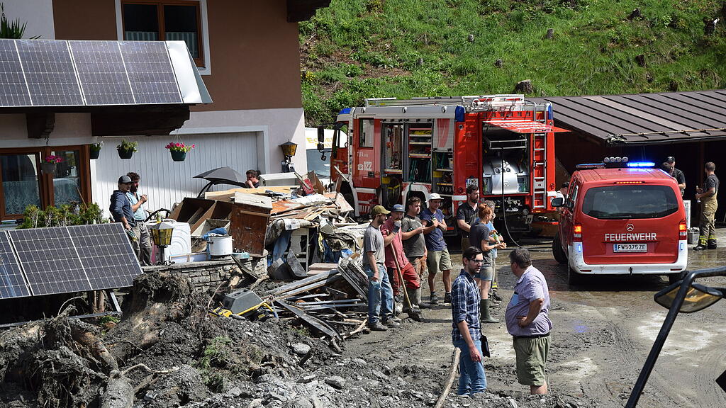 Unwetter_Mittersill_Aufr\u00e4umarbeiten III