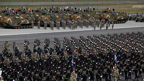Rund 11.000 Soldaten marschierten auf