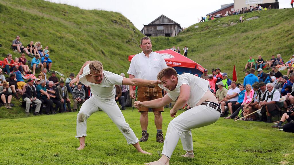Das Ranggeln ist eine Mischung aus Judo und Ringen und hat eine langjährige Tradition.
