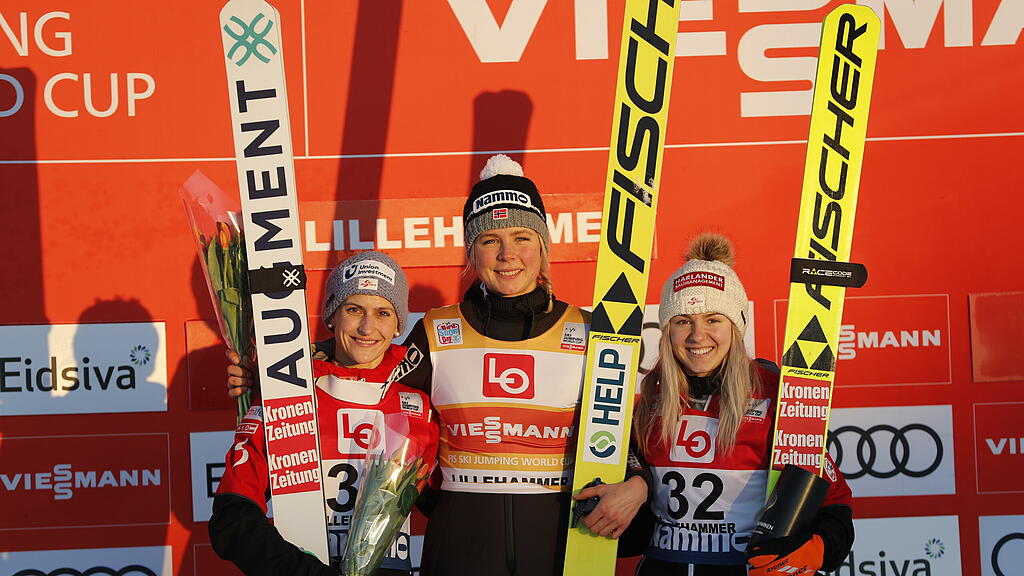Podes, Skispringen-Auftakt, Chiara Hölzl