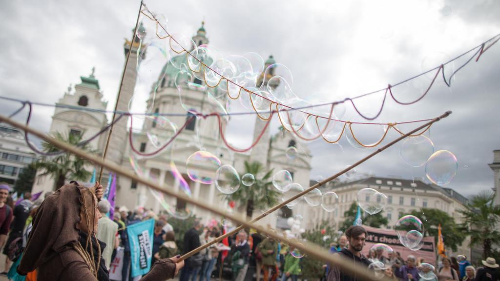 Demo gegen TTIP und CETA in Wien