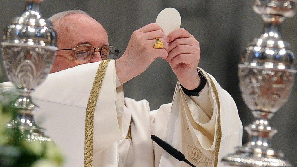 Papst begann Osterfeiern mit Chrisam-Messe