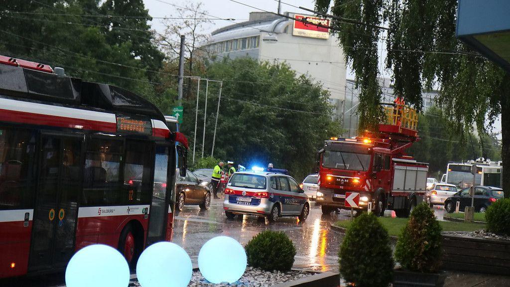 Obus-Oberleitungsriss in der Alpenstraße