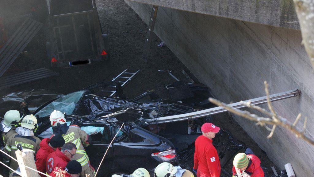 Tödlicher Unfall auf der B99