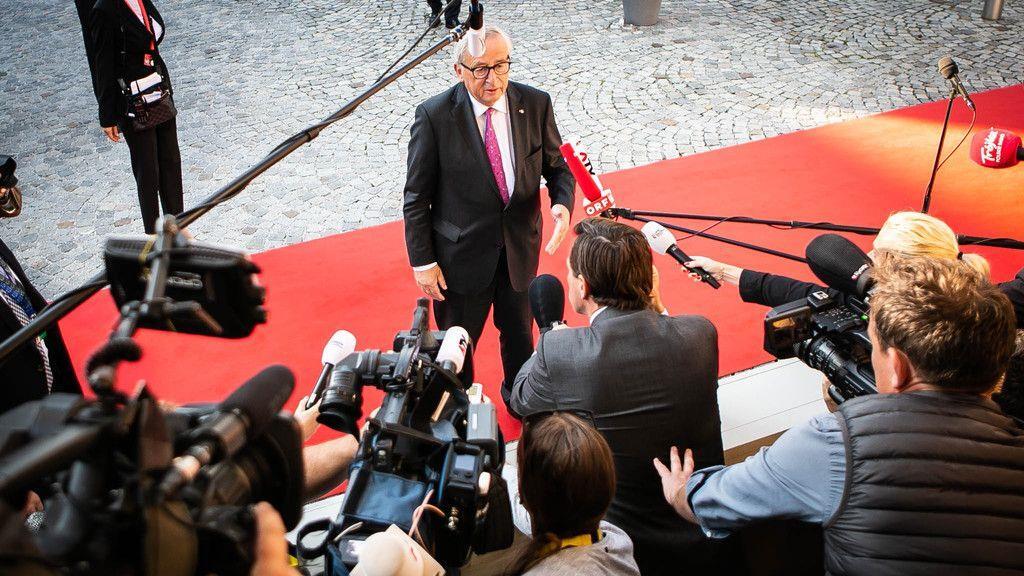 Presserummel am roten Teppich