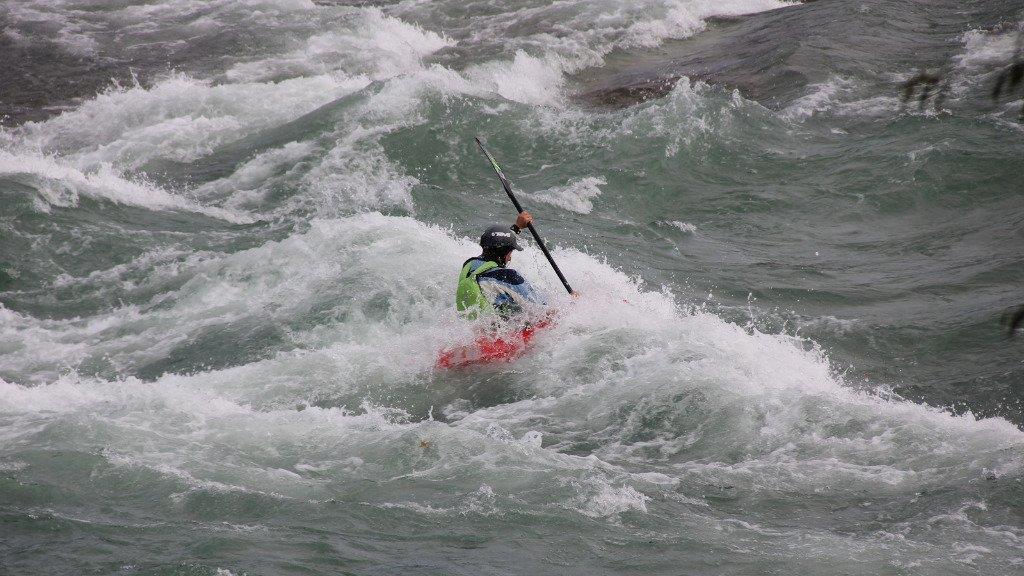 Kajak Freestyle auf der Salzach