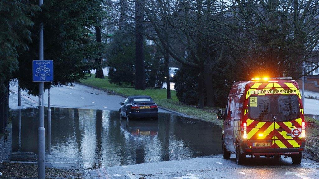 Sturmtief "Dirk": 100.000 zu Weihnachten ohne Strom