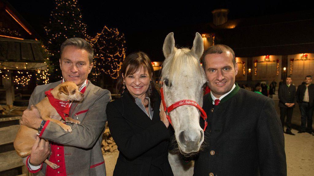 Weihnachtsmarkt-Eröffnung auf Gut Aiderbichl