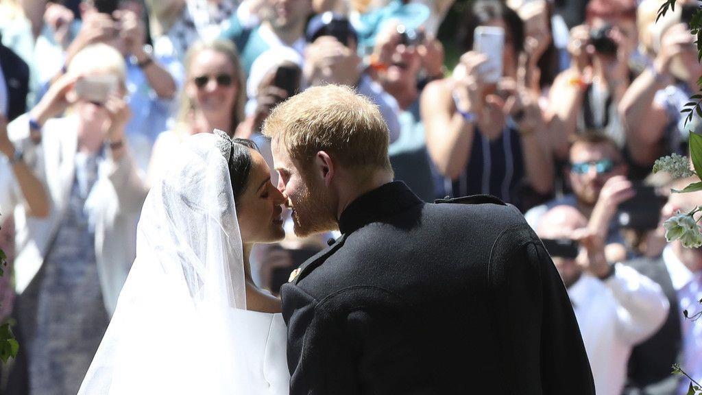 Royale Hochzeit: Schillernde Kutschfahrt durch Windsor