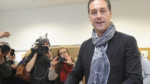Nationalratswahl: Spitzenkandidaten geben Stimme ab