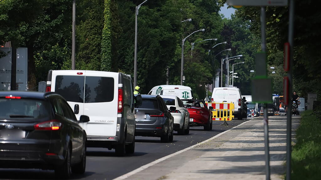 Asphaltierungsarbeiten Hofhaymer Allee und Nonntaler Hauptstraße