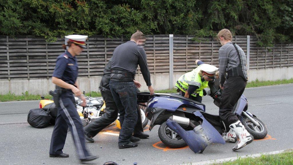Harley-Fahrer schleudert in Gegenverkehr