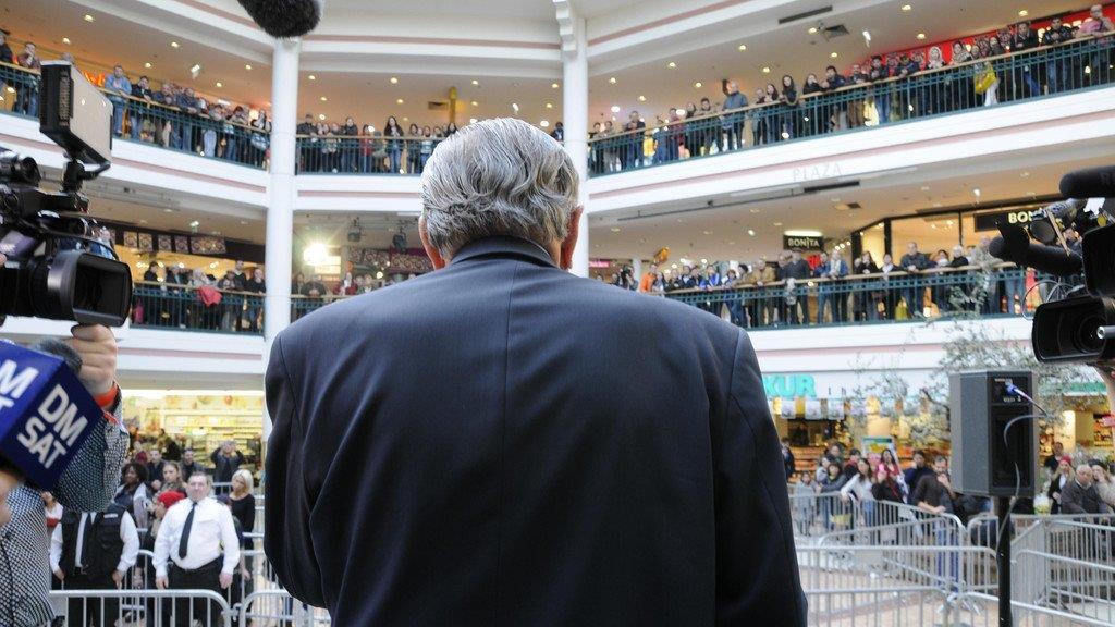 Kim Kardashian in Wien: Pressekonferenz und Autogrammstunde in der Lugner City
