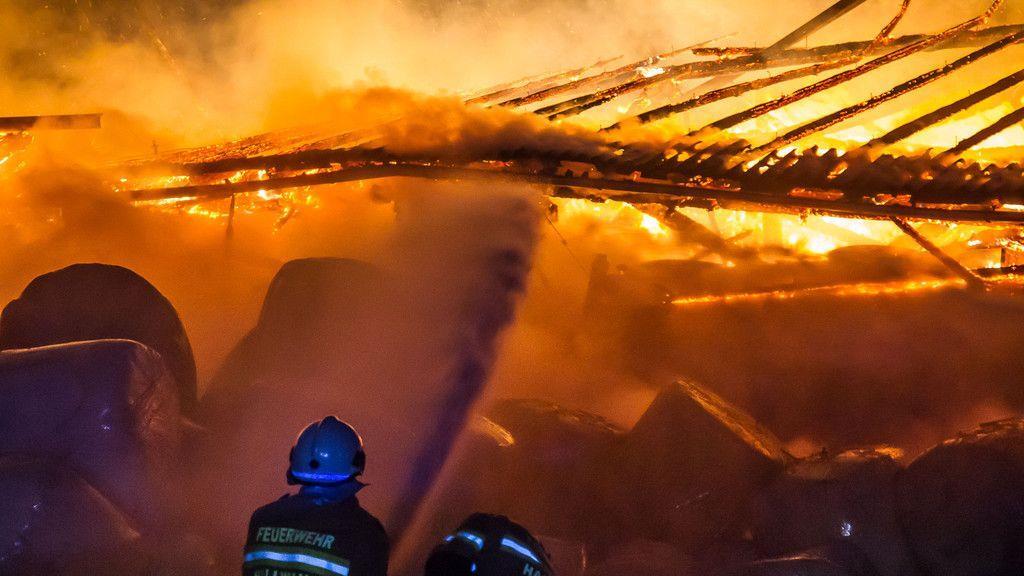 Großbrand bei Bauernhof in Seekirchen