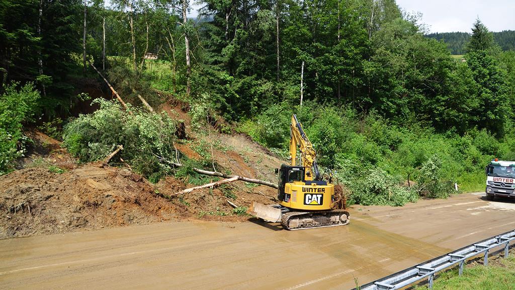 A10: Abfahrt Altenmarkt nach Murenabgang gesperrt - Bilder der Aufräumarbeiten