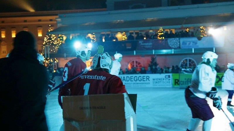Eishockey-Charity am Mozartplatz