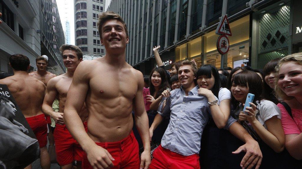 Schöner Schein bei Abercrombie & Fitch: Shops und halbnackte Models