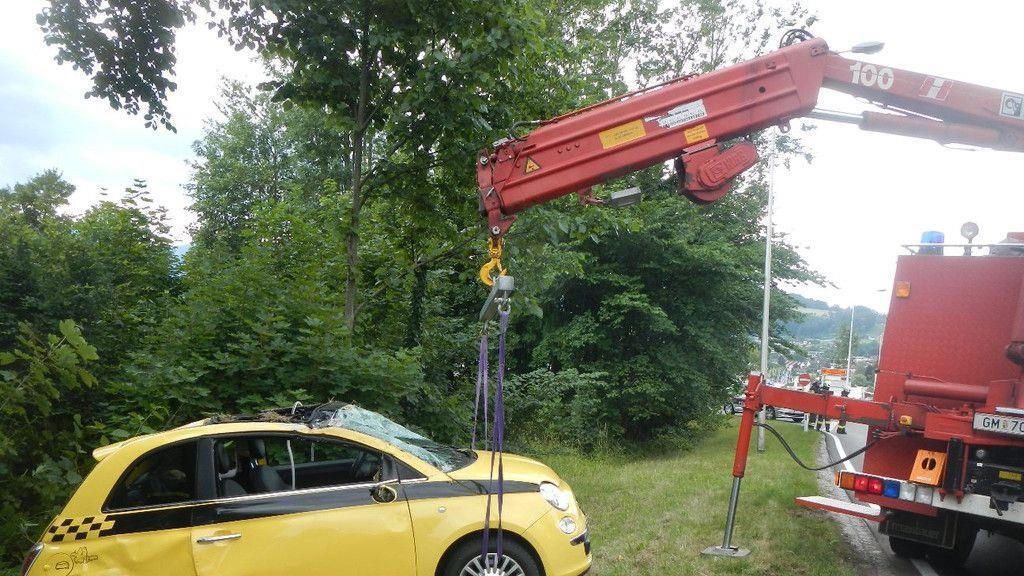PKw-Überschlag auf der B145