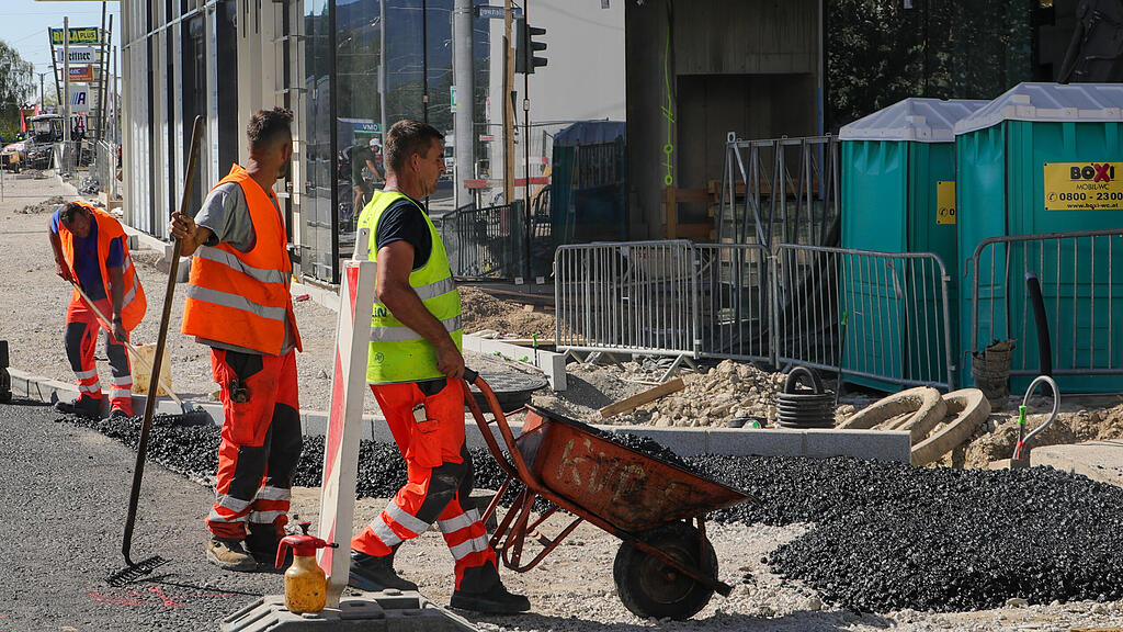 Münchner Bundesstraße: Asphaltierung