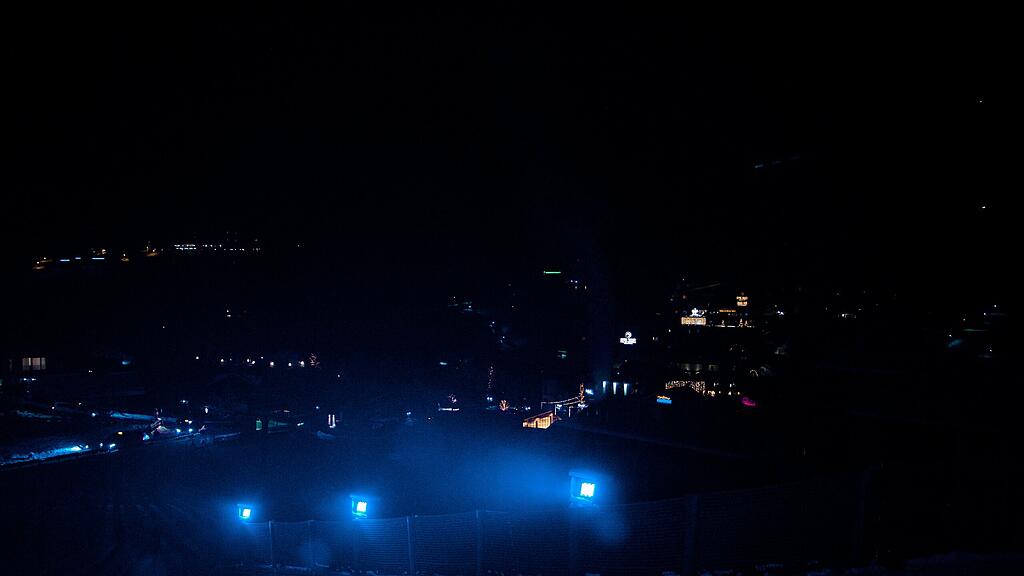 Rave on Snow