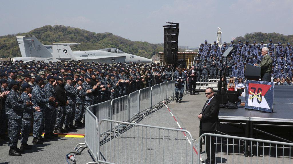 Mike Pence besucht Japan