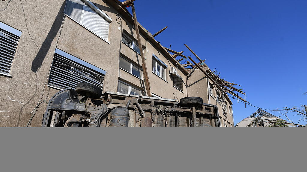 Sch\u00e4den nach Tornado in Tschechien