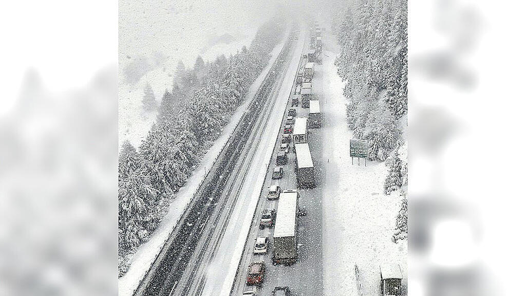 Schnee-Chaos auf Brennerautobahn