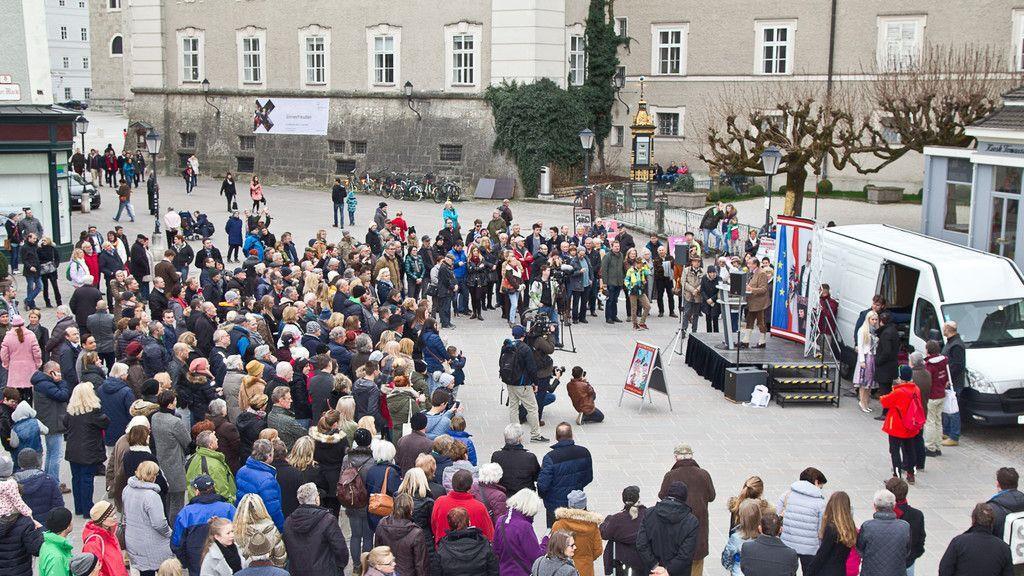 Richard Lugner auf Wahlkampftour in Salzburg II