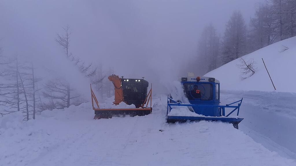 Schneeräumung auf Großglockner Hochalpenstraße