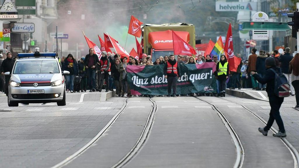"Verteidiger Europas": Gegendemo
