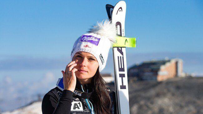 Anna Veith muss sich erneut am Knie operieren lassen.