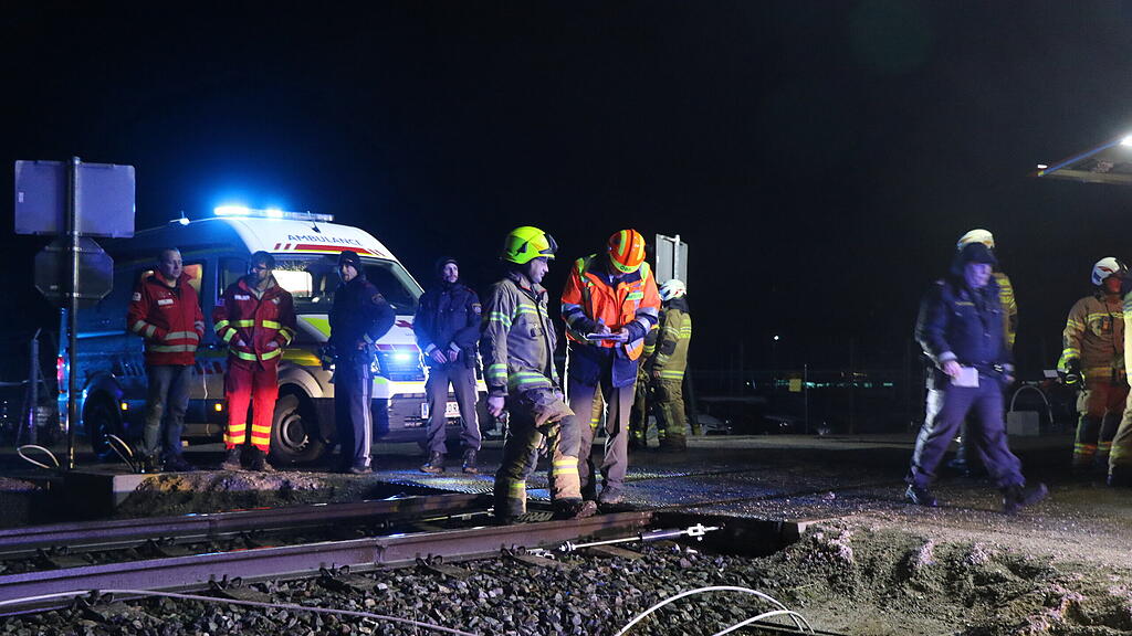 Crash zwischen Pkw und Zug in Straßwalchen