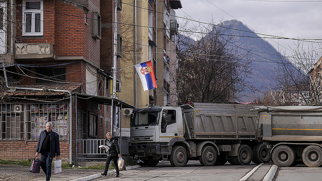Kosovo-Serben blockieren seit fast drei Wochen die Straßen