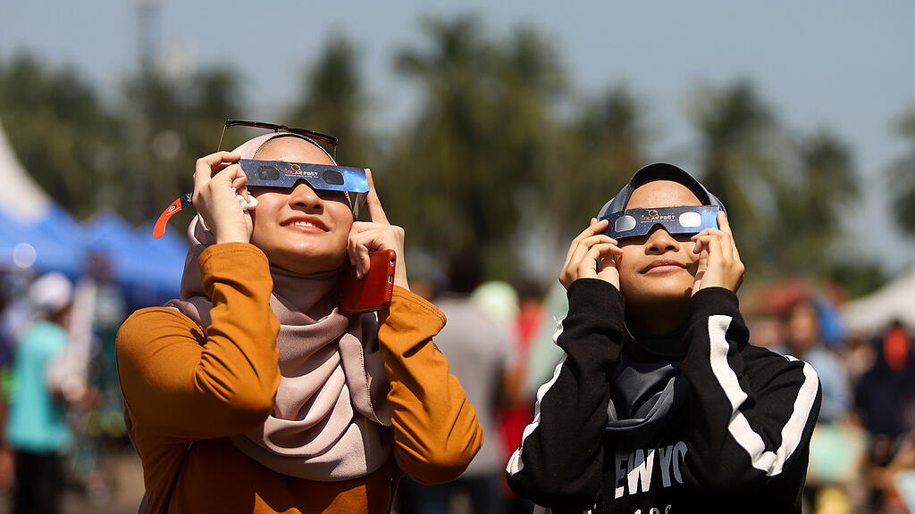 Sonnenfinsternis, Asien