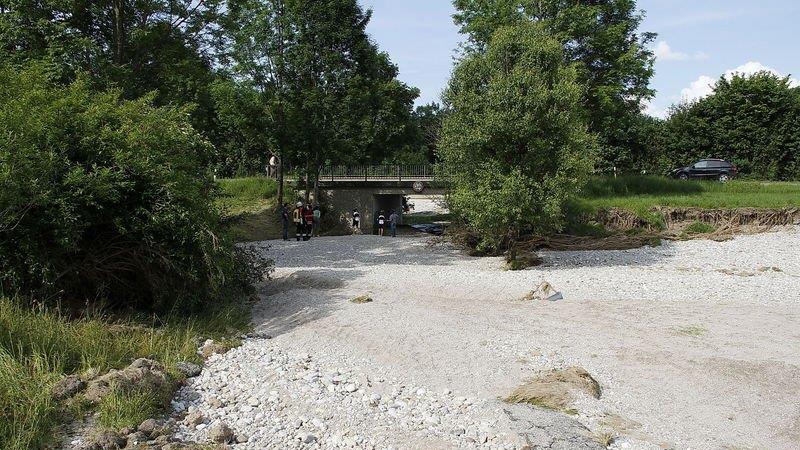 Vier Meter tiefes Loch auf B20