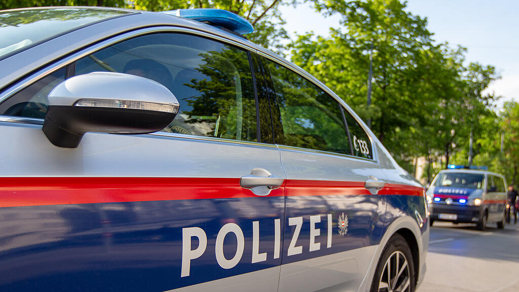 Polizeiauto, SB