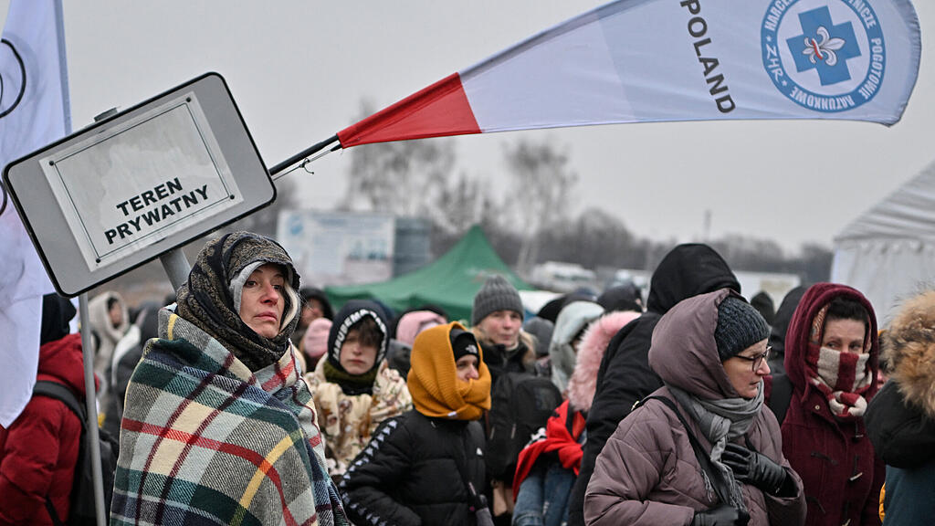 Ukraine-Krieg, Tag 12: Flüchtlinge kommen in Polen an