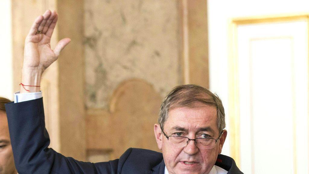 Bürgermeister Schaden tritt zurück