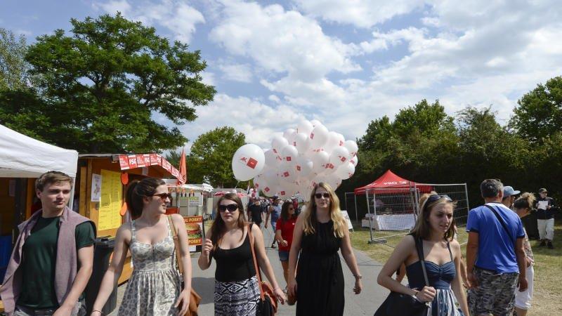 Donauinselfest 2014: Erste Besucher am Freitag