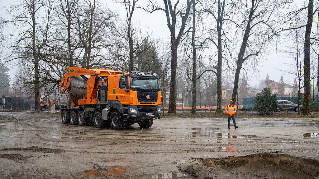 Baumverpflanzung im Volksgarten