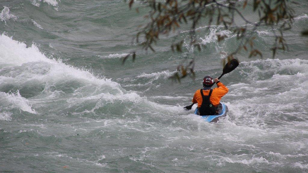 Kajak Freestyle auf der Salzach