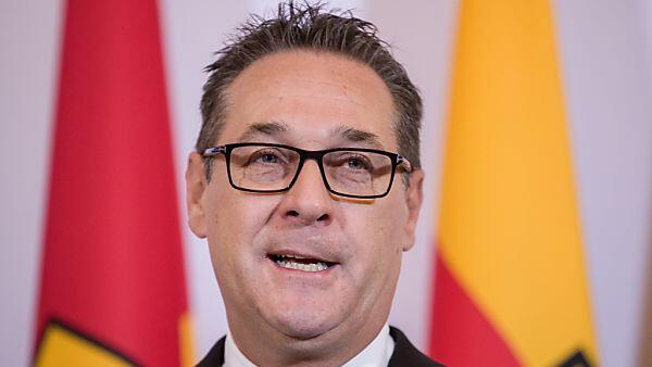 Vizekanzler Strache stellt sich gegen Friedensvertrag von Dayton
