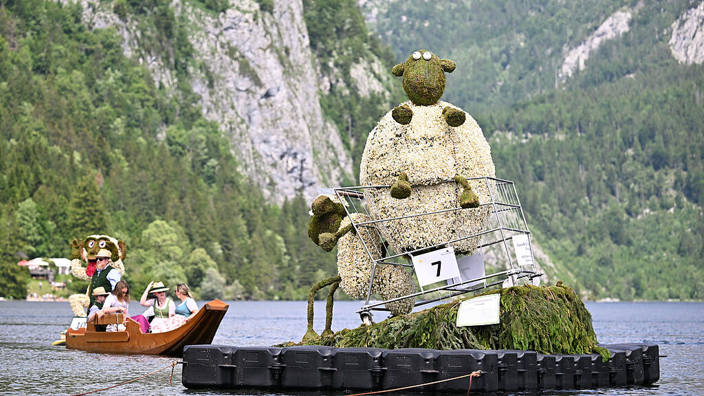 Figuren beim Narzissenfest im Ausseerland