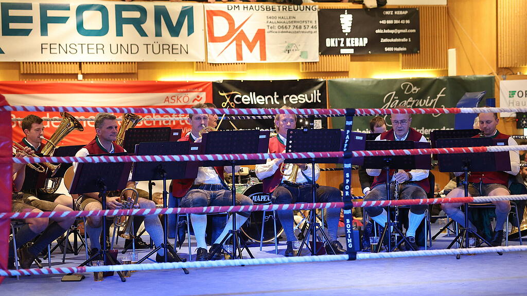 Boxgala aus der Salzberghalle Hallein
