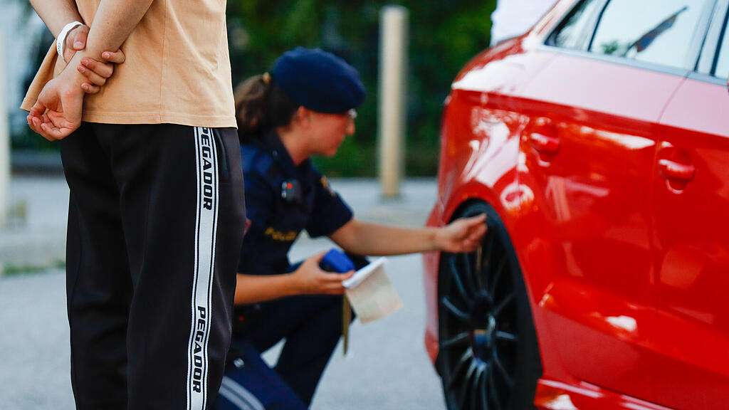 Tuning-Kontrollen beim Salzburger Messezentrum
