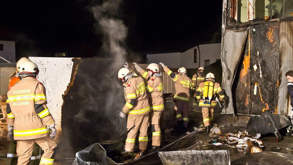 Brand im Gewerbegebiet von Hallwang I