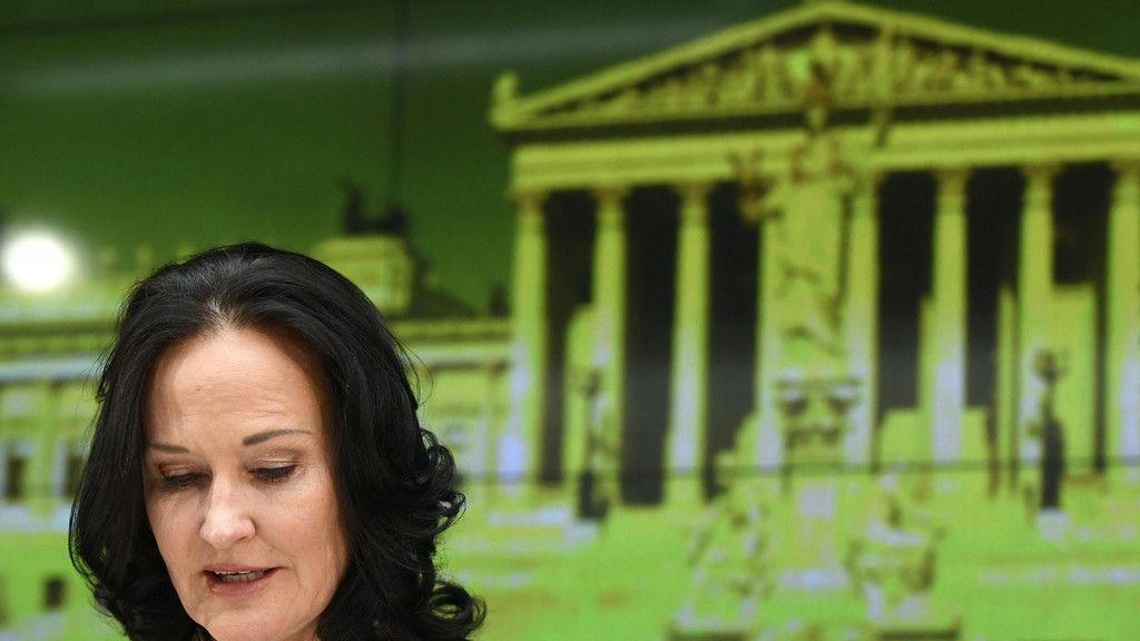 Glawischnig gibt Rücktritt bekannt