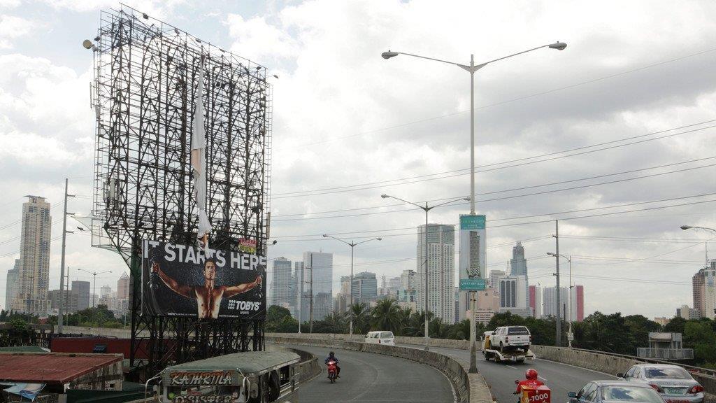 Super-Taifun Haiyan trifft Philippinen: Massenevakuierungen