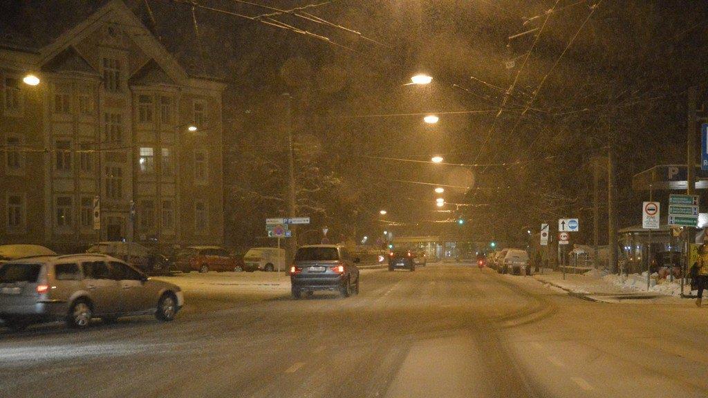Schneefahrbahn auf den Straßen