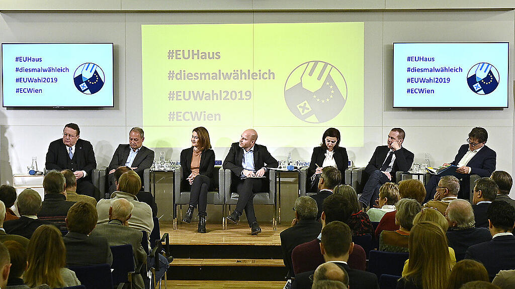 Ein erstes Aufeinandertreffen bei einer Diskussion im EU-Haus